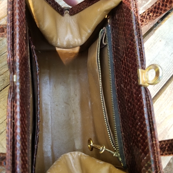 Snakeskin Purse & Coinbag Judith Leiber Coach Clasp Handles Brown Gold Leather - Picture 4 of 9